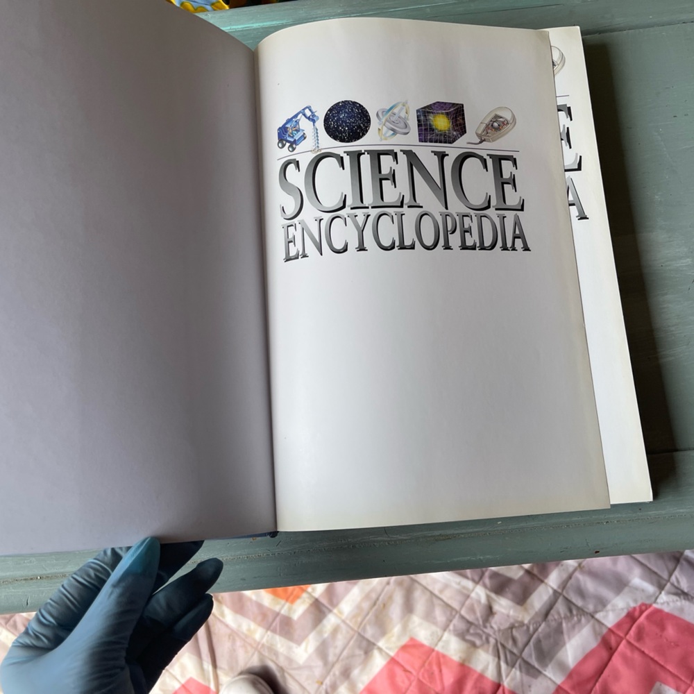 Science encyclopedia book - Picture 6 of 14